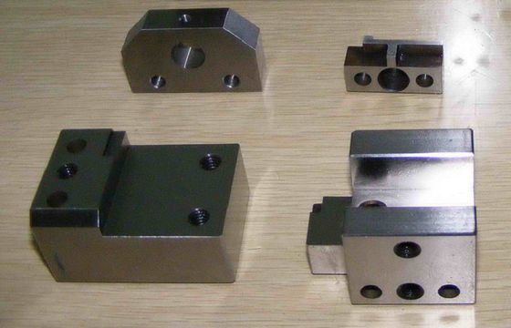 เครื่องโซดิกเส้นลวด CNC ตัดด้วยการหลอม / ดับอารมณ์สำเร็จรูป