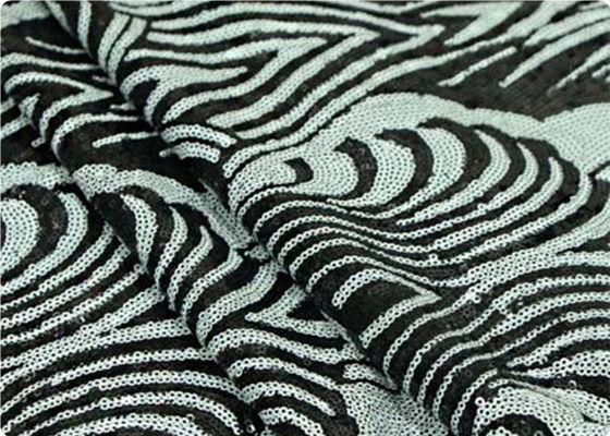 Il poliestere 100% del lusso ha ricamato il tessuto domestico 100-140gsm della decorazione