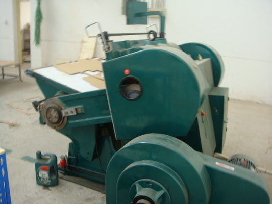 De Vouwende en Die-Cutting Machine van de golfkarton Handvlakte 5.5kw/7.5kw