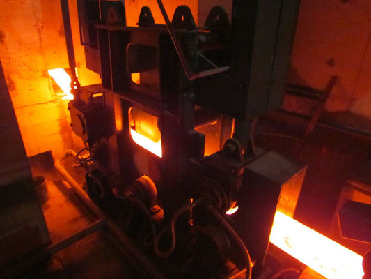 R6M 1 Gietende Machine van de bundelstaaf met de Steun van het Gietlepeltorentje